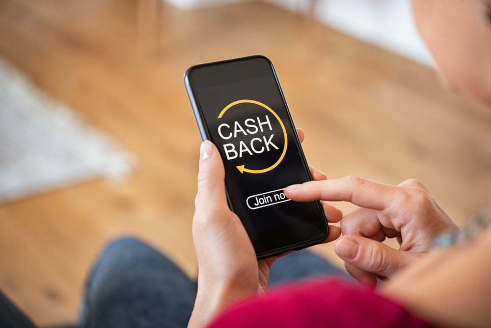 smartphone with button to get started the cashback